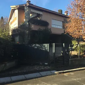  Bed & Breakfast Maison Chérie Italia